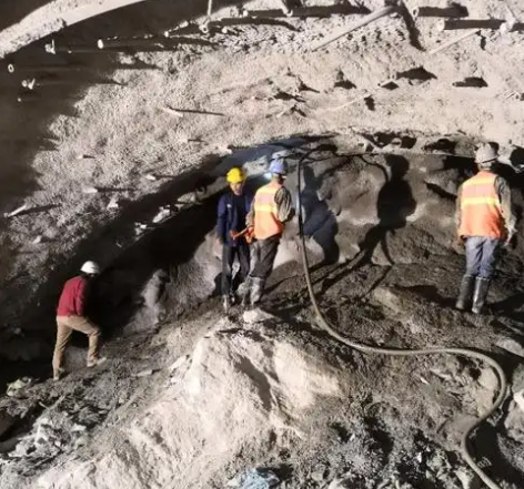 尖草坪拱顶带模注浆料的施工流程及注意事项